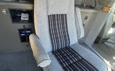 Ford-e-350-1991-white-4
