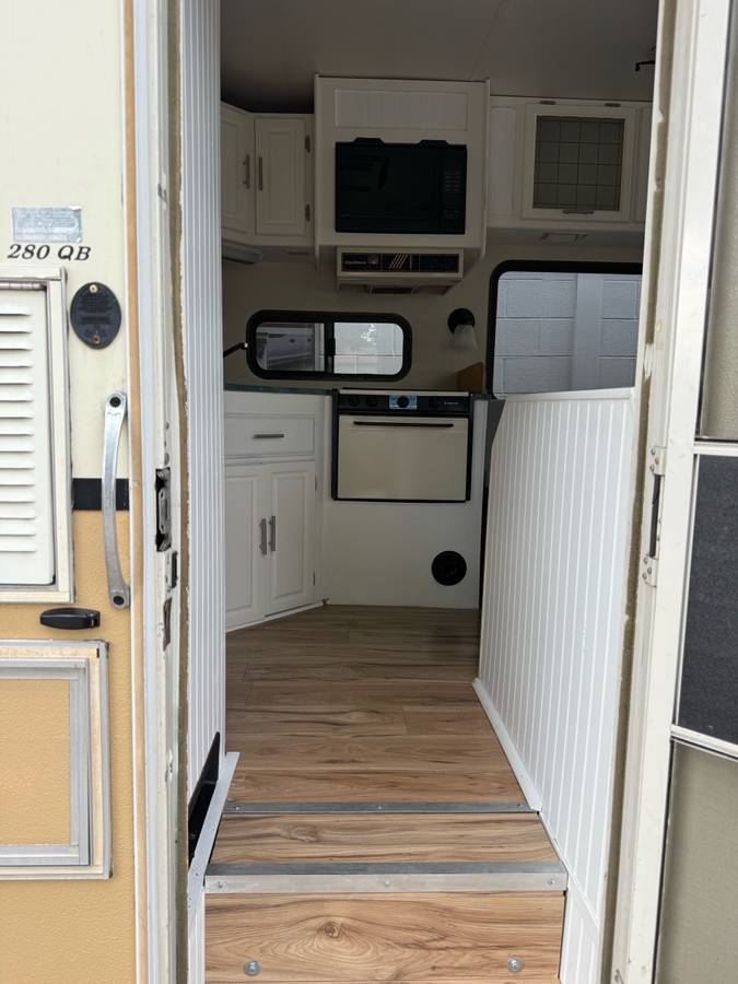 Ford-e-350-1992-custom-10