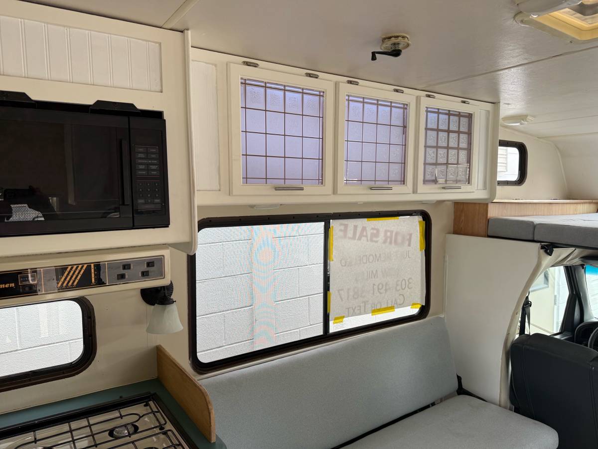 Ford-e-350-1992-custom-14