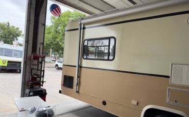 Ford-e-350-1992-custom-2