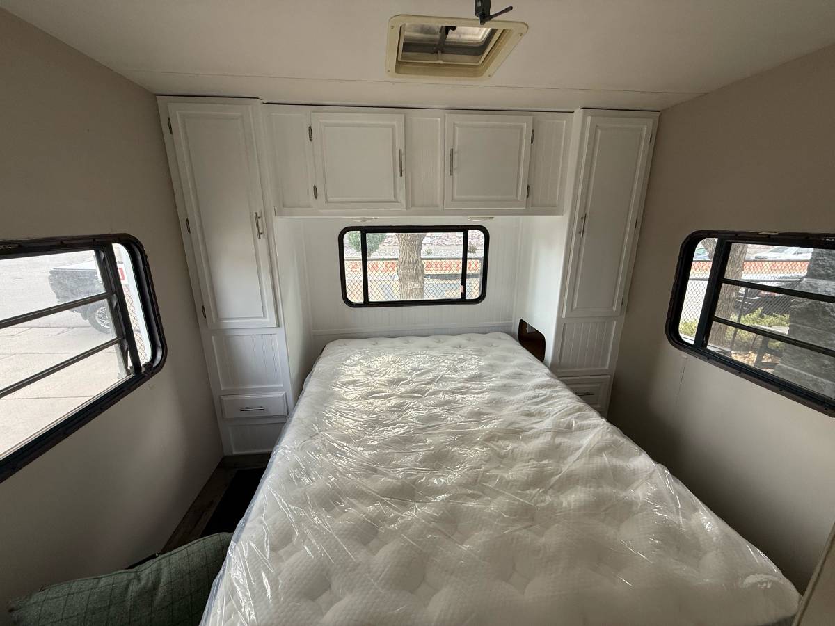 Ford-e-350-1992-custom-5