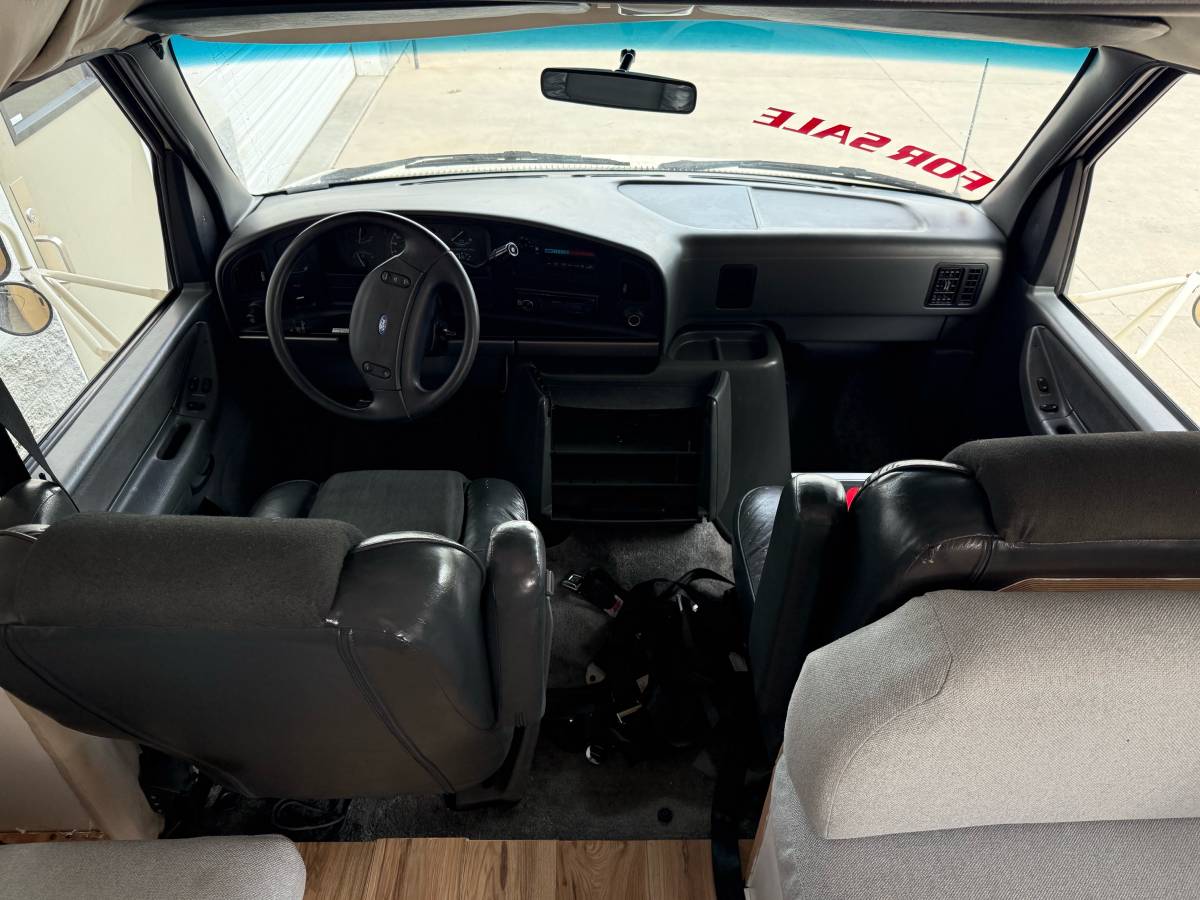 Ford-e-350-1992-custom-7