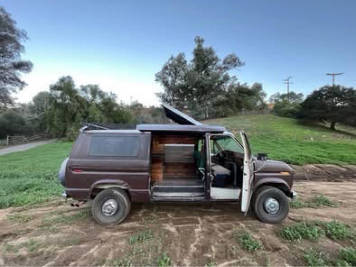 Ford-e-350-econoline-1986-brown