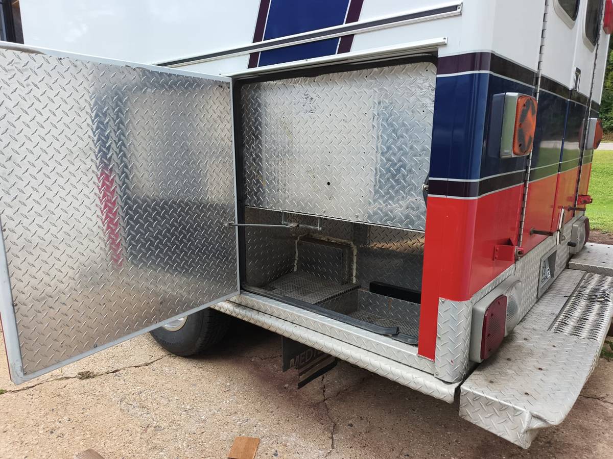 Ford-e-350-econoline-diesel-1990-10