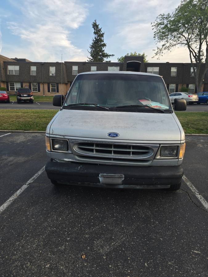 Ford-e150-cargo-van-1995-grey-2
