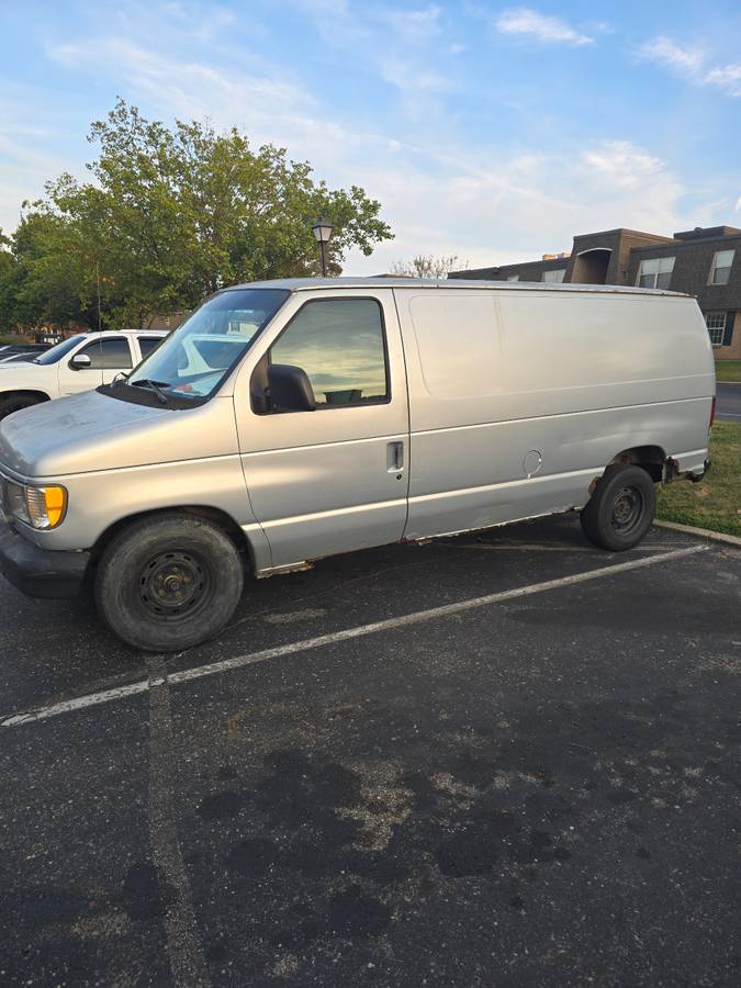 Ford-e150-cargo-van-1995-grey-5