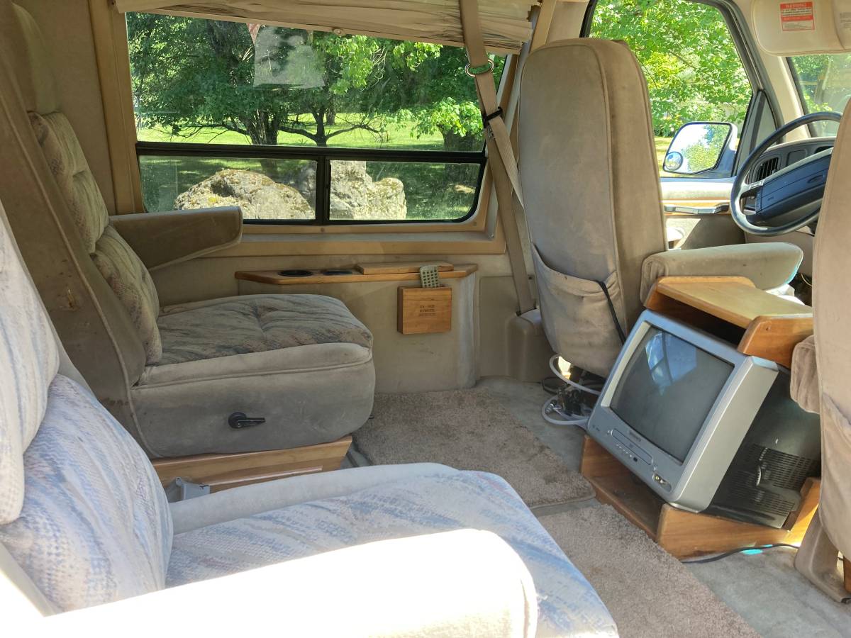 Ford-e150-conversion-van-1993-3