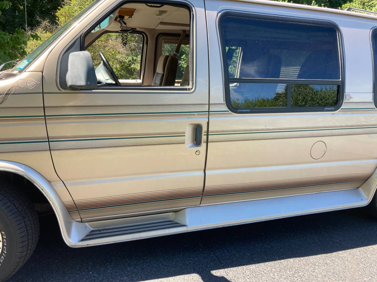 Ford-e150-conversion-van-1993-7