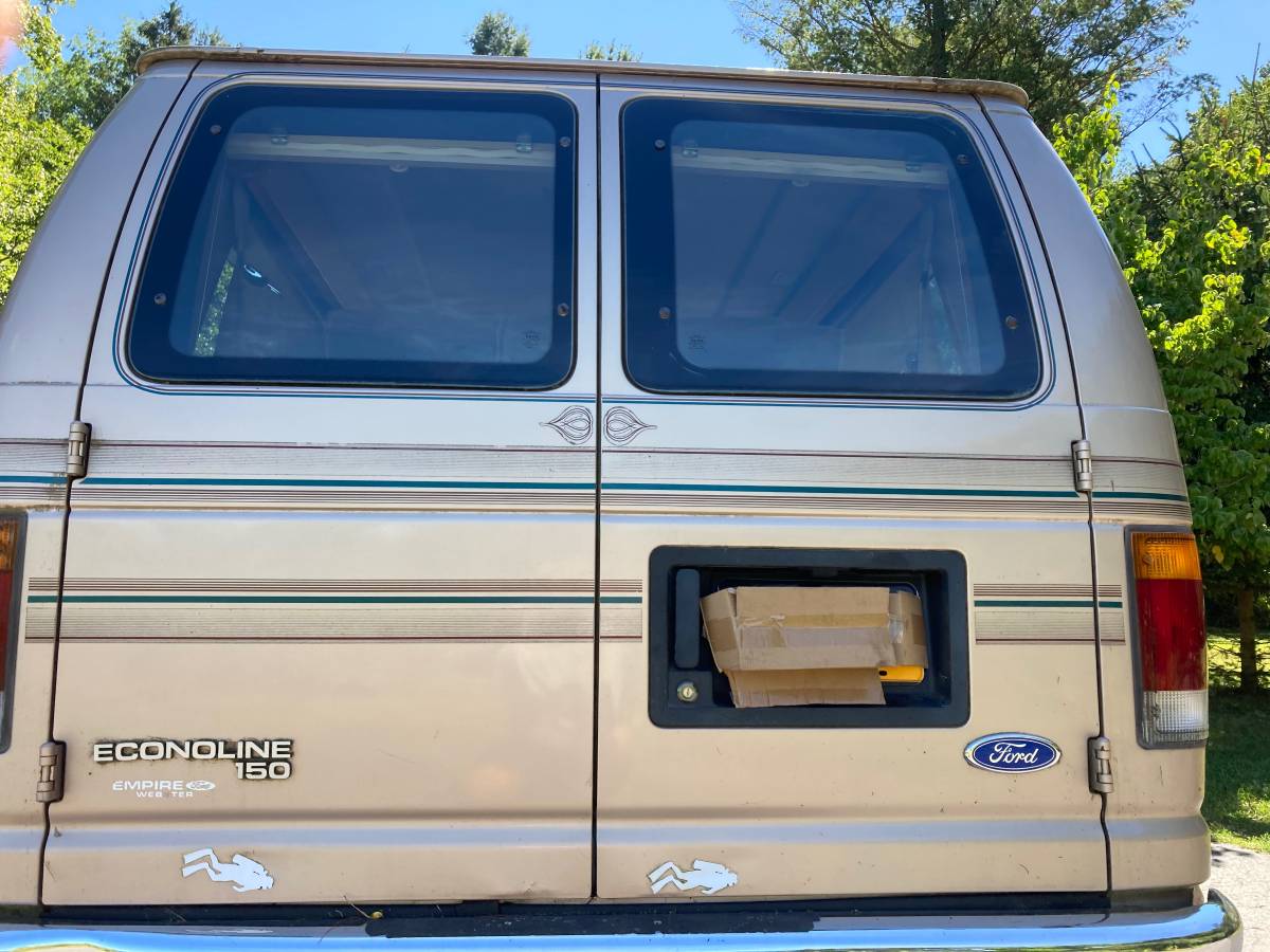 Ford-e150-conversion-van-1993-9