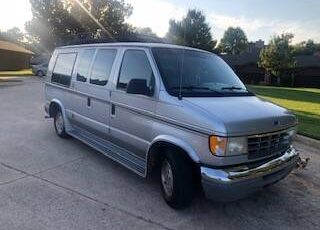 Ford-e150-van-1992-silver-1