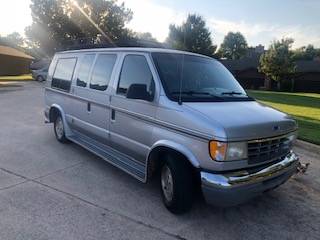 Ford-e150-van-1992-silver-1