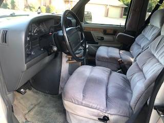 Ford-e150-van-1992-silver-4