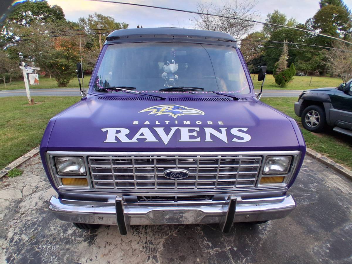 Ford-e250-econoline-1984-purple-1