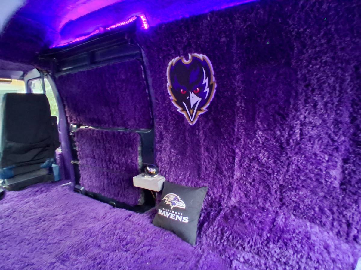 Ford-e250-econoline-1984-purple-10