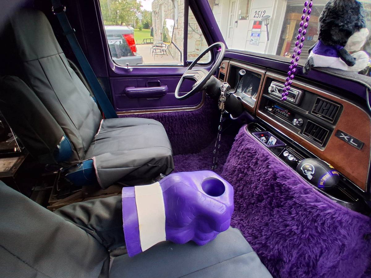 Ford-e250-econoline-1984-purple-14