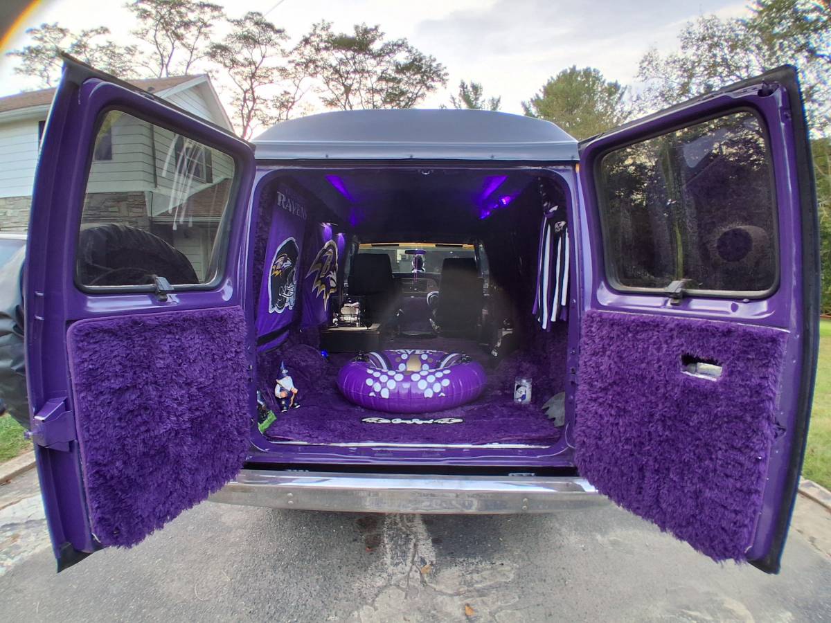 Ford-e250-econoline-1984-purple-15