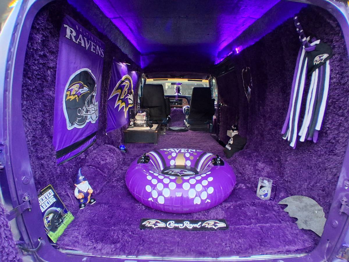 Ford-e250-econoline-1984-purple-16