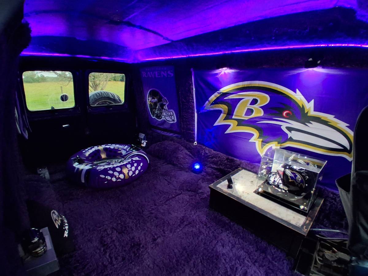 Ford-e250-econoline-1984-purple-18