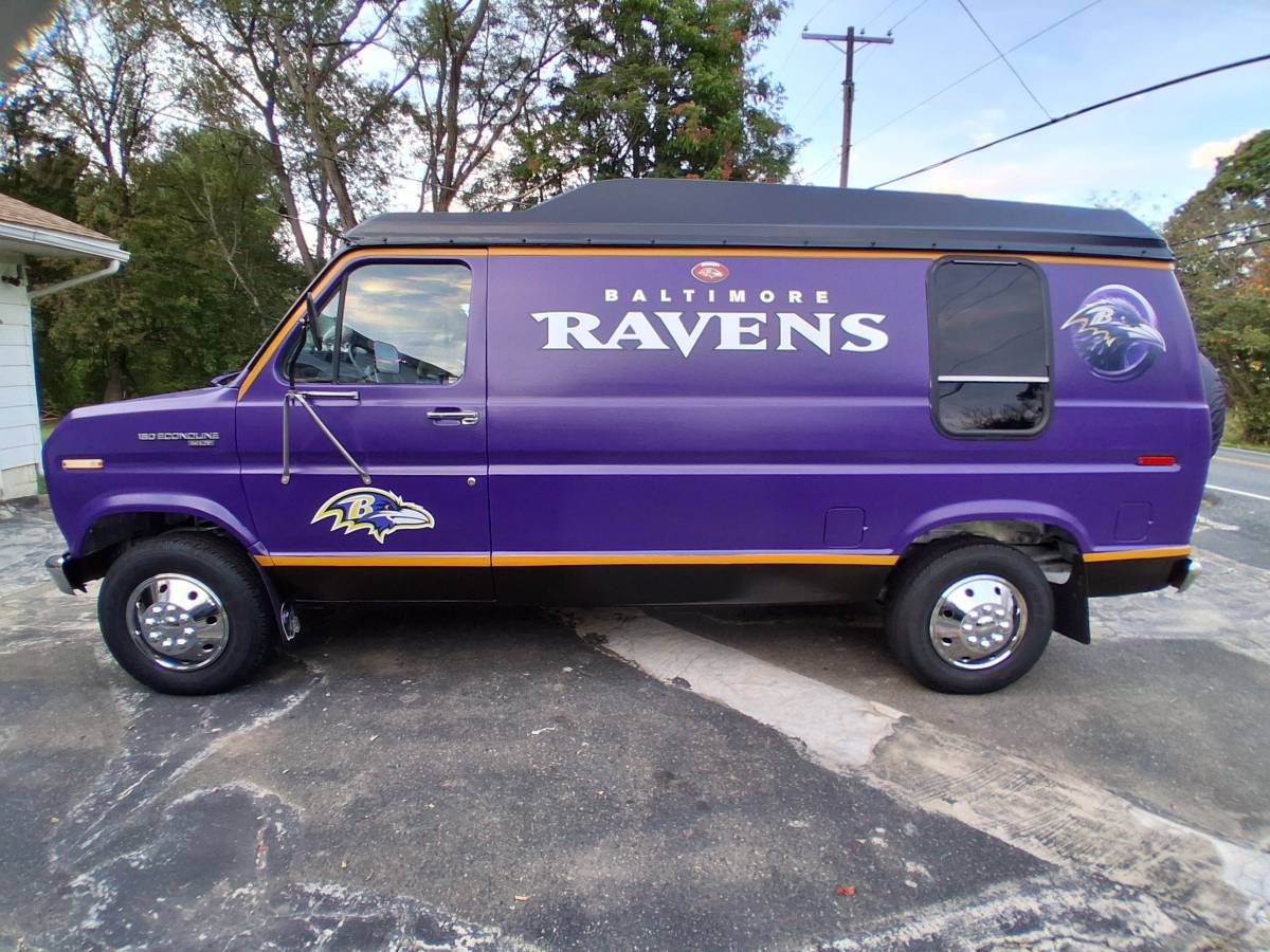 Ford-e250-econoline-1984-purple-2