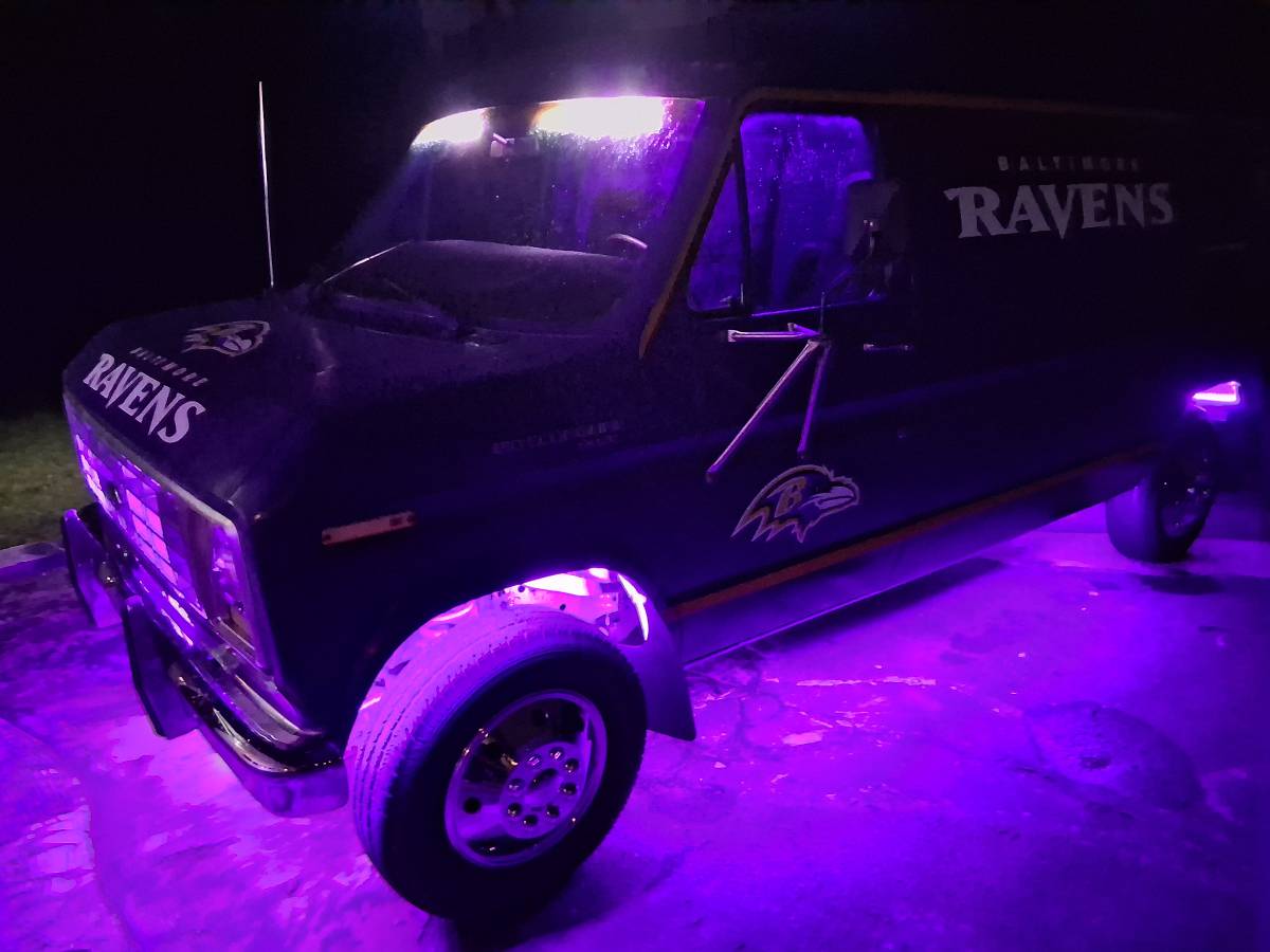 Ford-e250-econoline-1984-purple-20