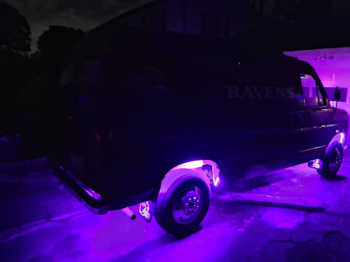 Ford-e250-econoline-1984-purple-21