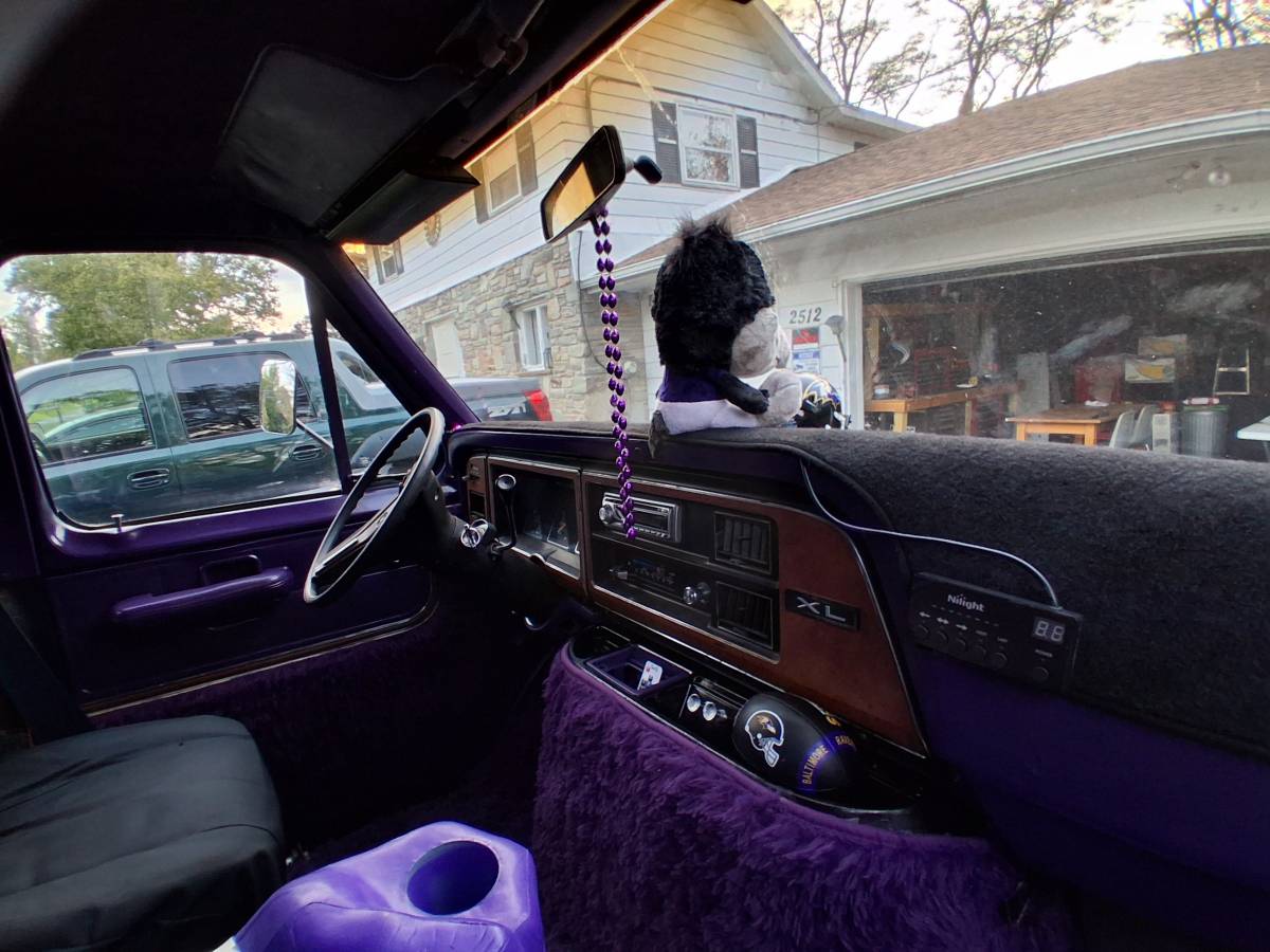 Ford-e250-econoline-1984-purple-5