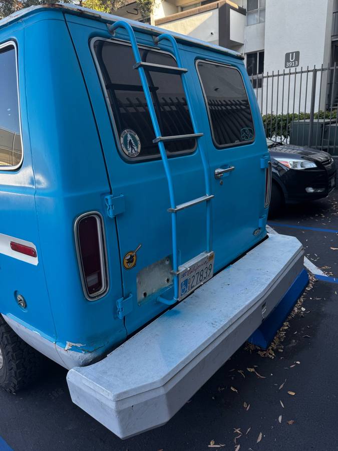 Ford-e250-econoline-camper-van-1978-blue-10