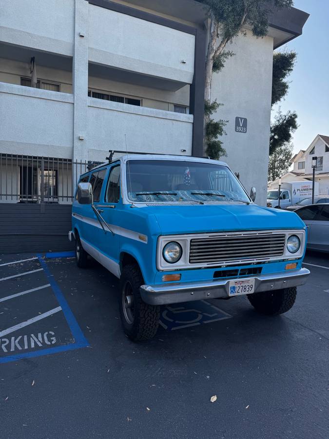 Ford-e250-econoline-camper-van-1978-blue-7