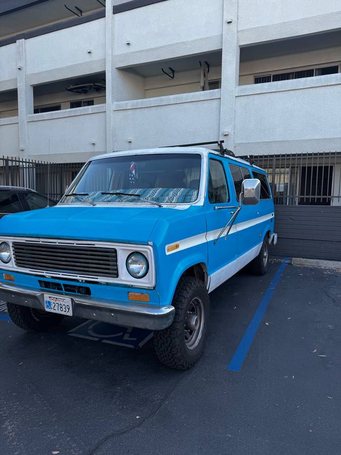 Ford-e250-econoline-camper-van-1978-blue-8