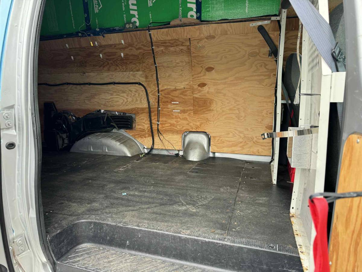 Ford-e250-econoline-cargo-van-1993-blue-14