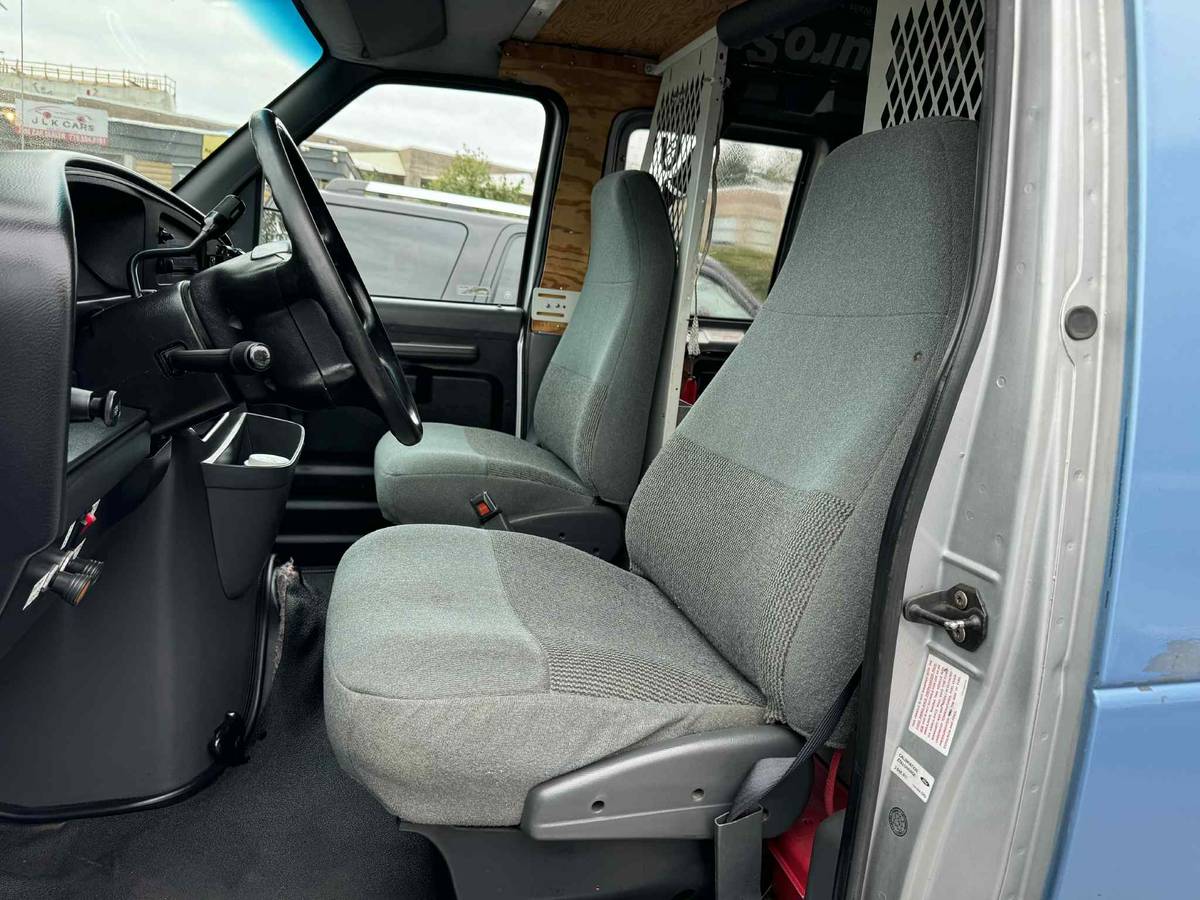 Ford-e250-econoline-cargo-van-1993-blue-7