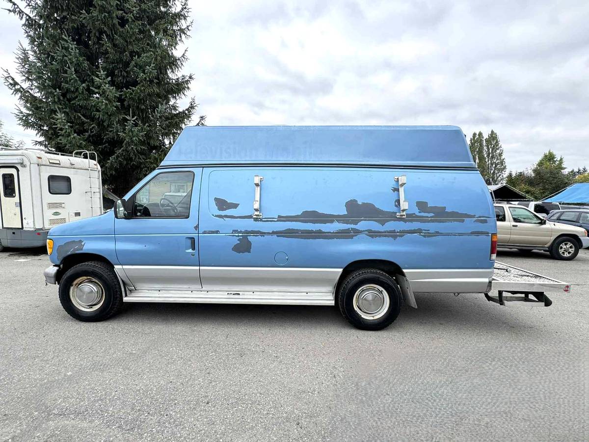 Ford-e250-econoline-cargo-van-1993-blue