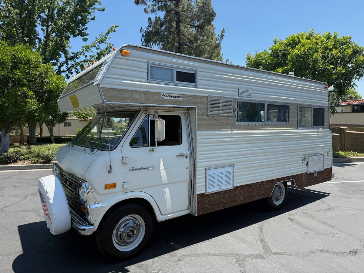 Ford-e300-1971-white-21