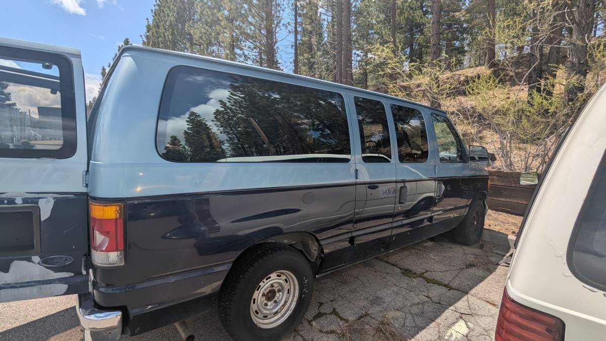 Ford-e350-club-wagon-1992-blue-2