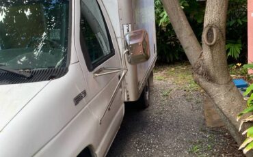Ford-e350-cut-away-van-10-1995-white-2