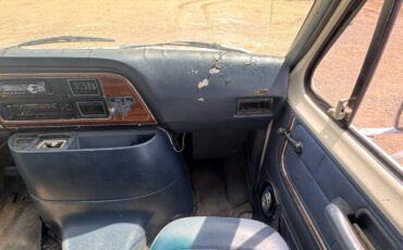 Ford-e350-passenger-van-1991-white-11