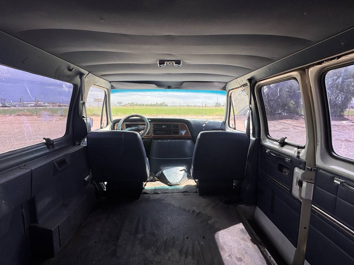 Ford-e350-passenger-van-1991-white-12