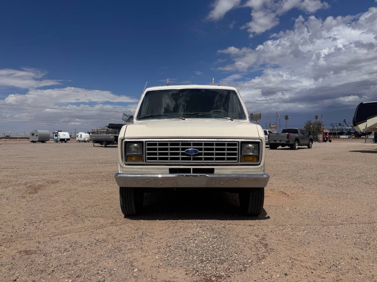 Ford-e350-passenger-van-1991-white-15
