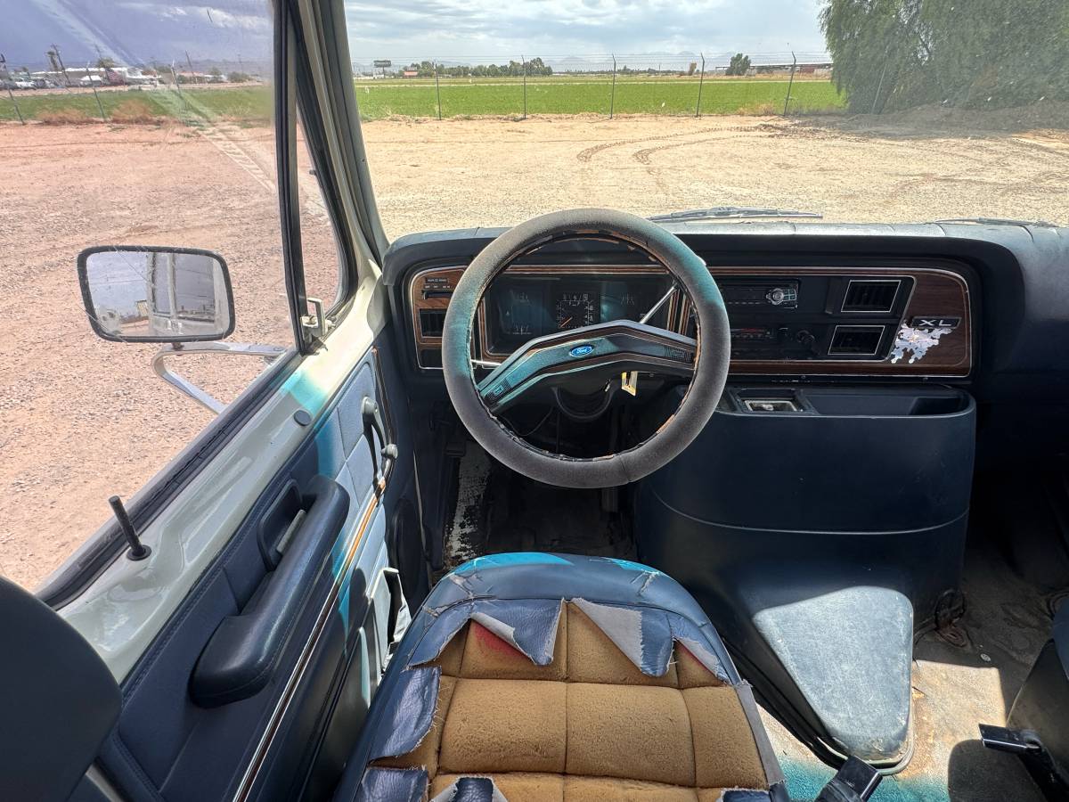 Ford-e350-passenger-van-1991-white-8