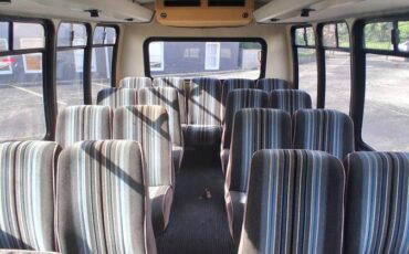 Ford-e350-shuttle-bus-1990-white-4