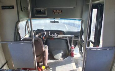 Ford-e350-shuttle-bus-1990-white-5