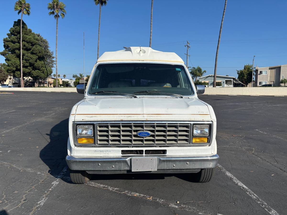 Ford-econoline-150-1990-white-3