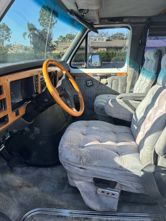 Ford-econoline-150-1990-white-4