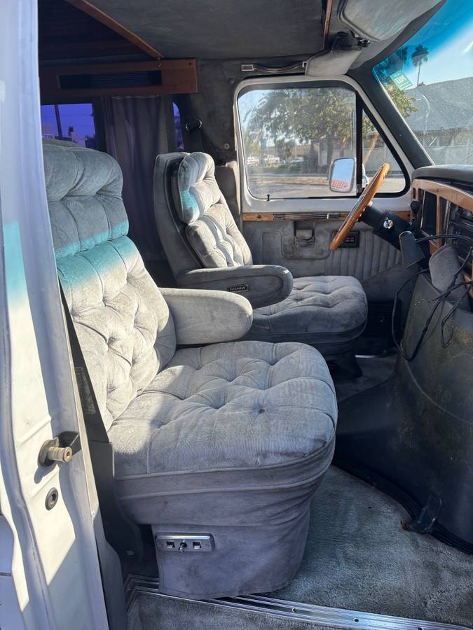 Ford-econoline-150-1990-white-5