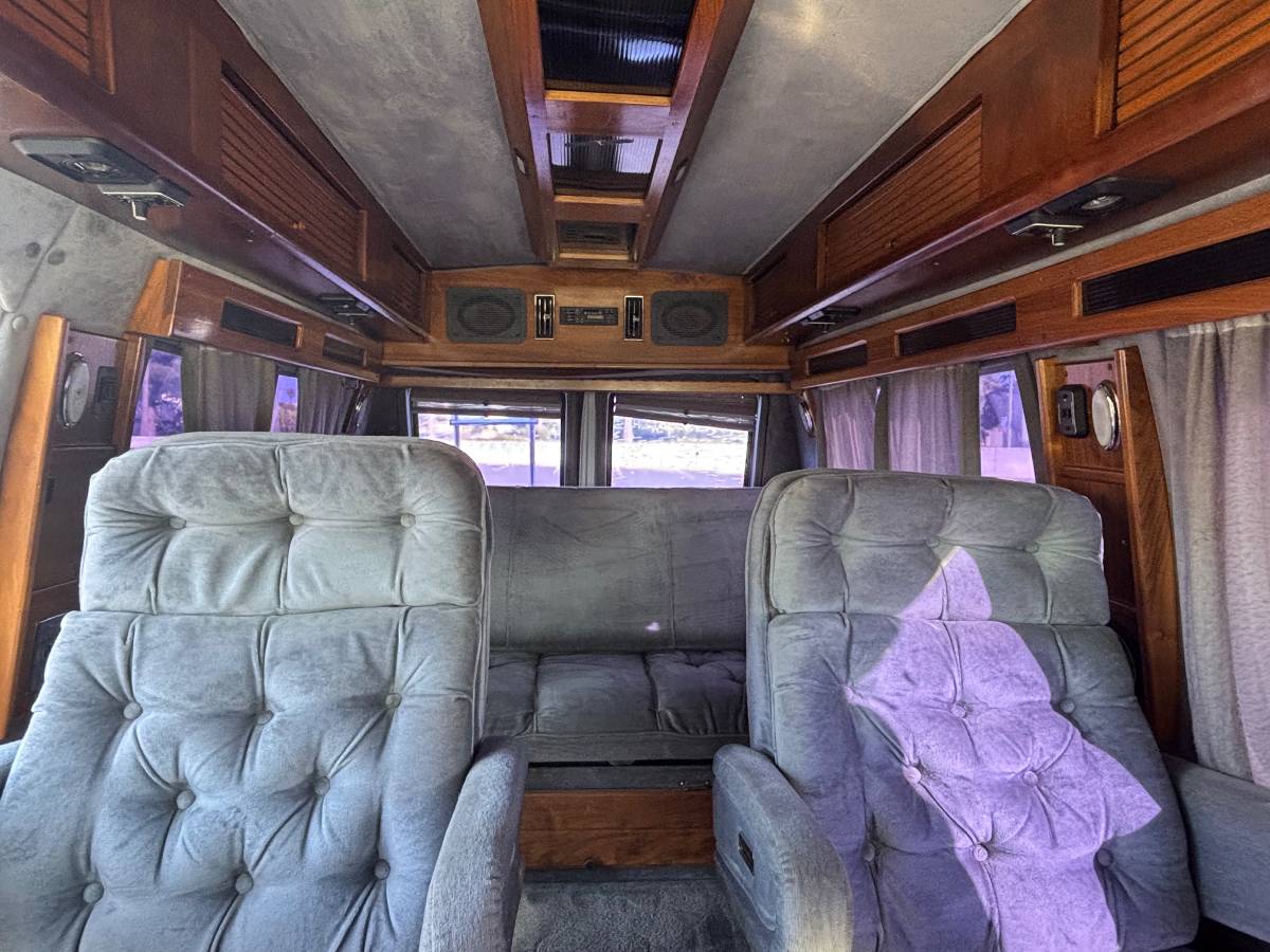 Ford-econoline-150-1990-white-7