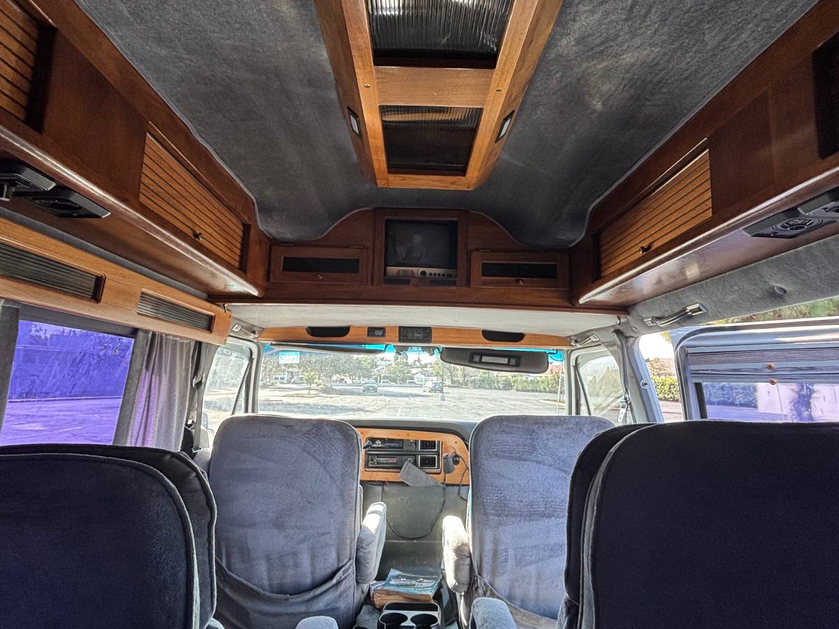 Ford-econoline-150-1990-white-8