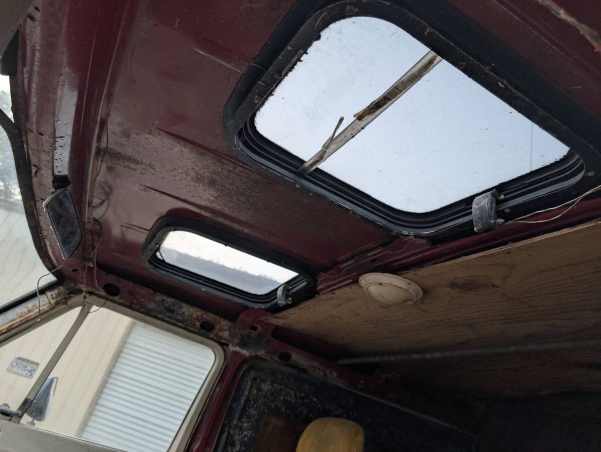 Ford-econoline-1973-white-10