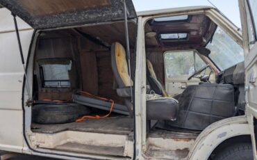 Ford-econoline-1973-white-14