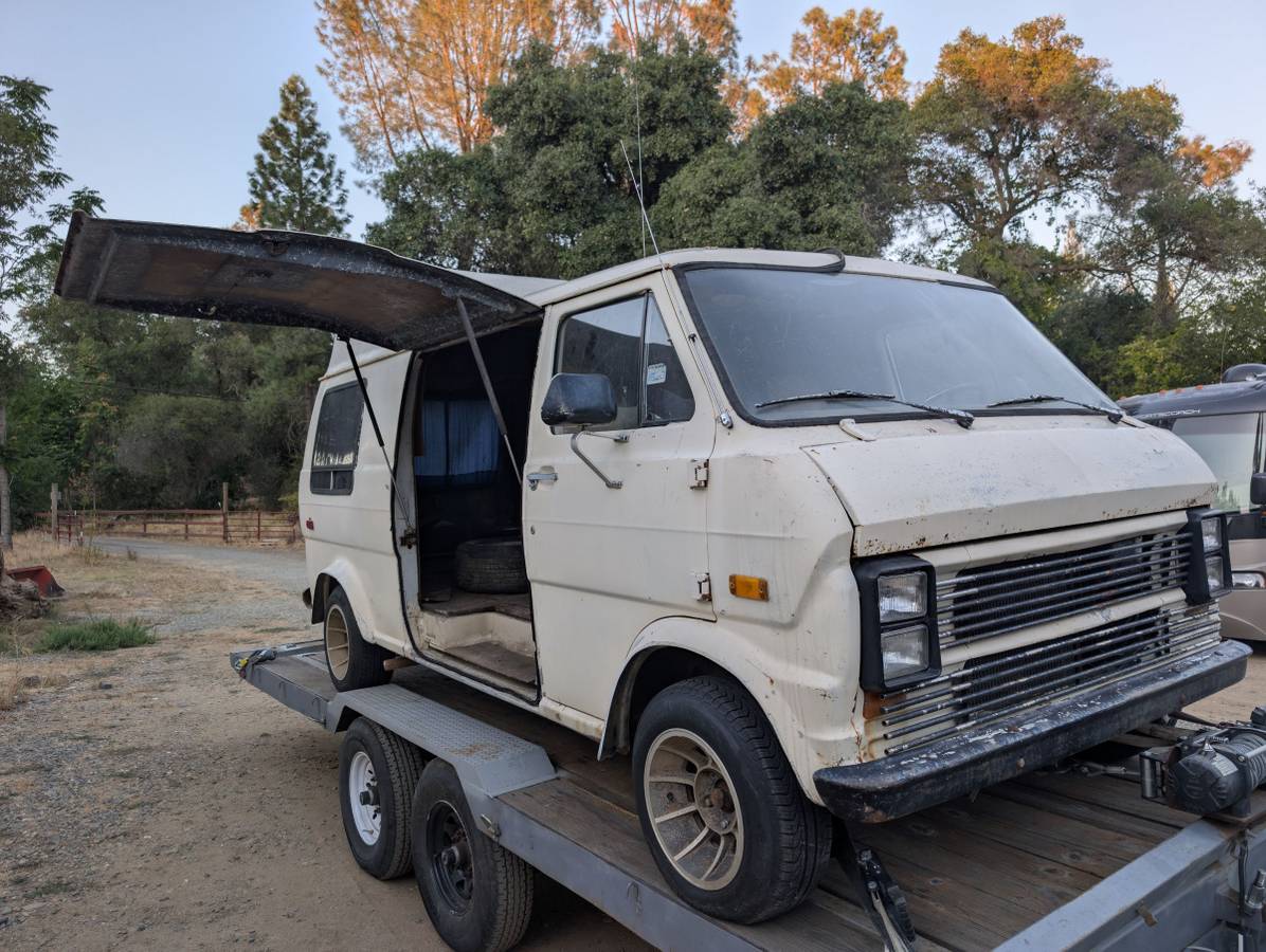Ford-econoline-1973-white-16