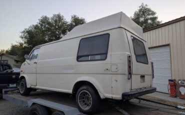 Ford-econoline-1973-white-2